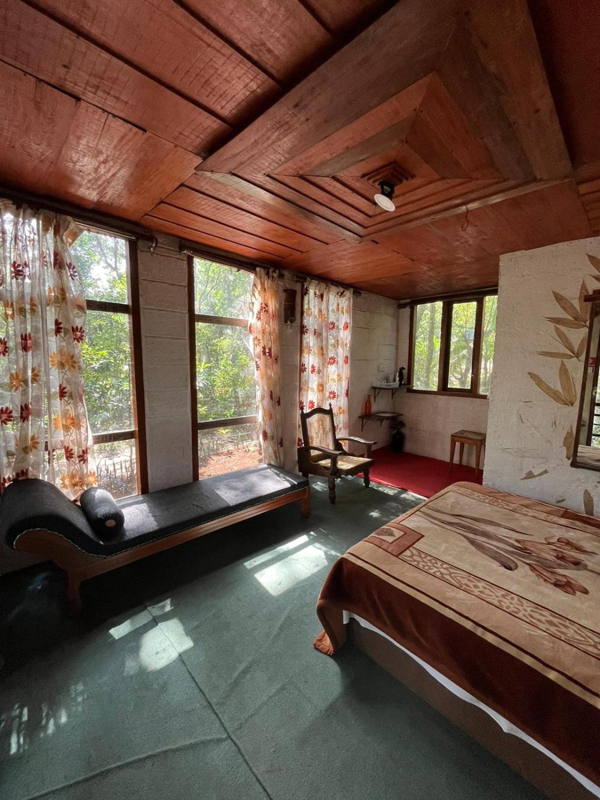 מונאר Jungle Jive Treehouse And Farm House מראה חיצוני תמונה